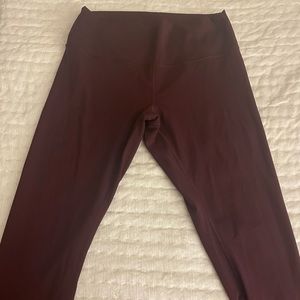 - Lululemon leggings. Wunder under high rise leggings 25’